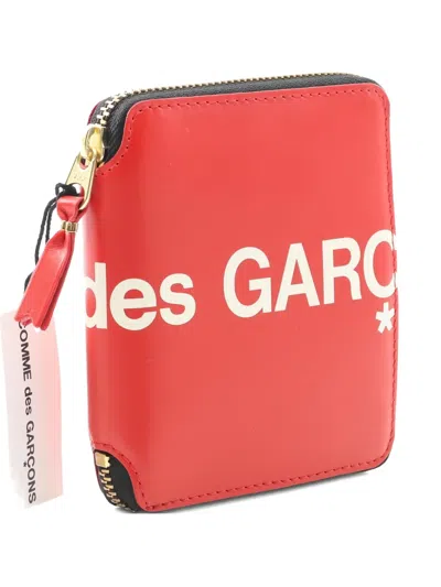 Pre-owned Comme Des Garçons Logo-print Round-zipper Leather Wallet In Red