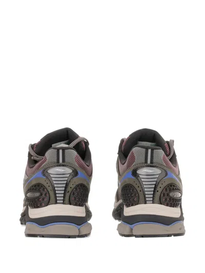 低帮皮质运动鞋