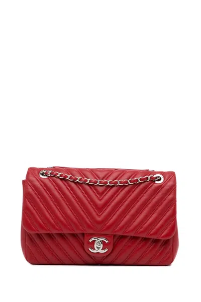 Pre-owned Chanel 2015-2016 Classic Jumbo Lambskin Double Flap Shoulder Bag In Red