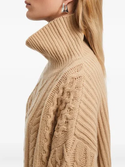 粗绞花针织高领毛衣