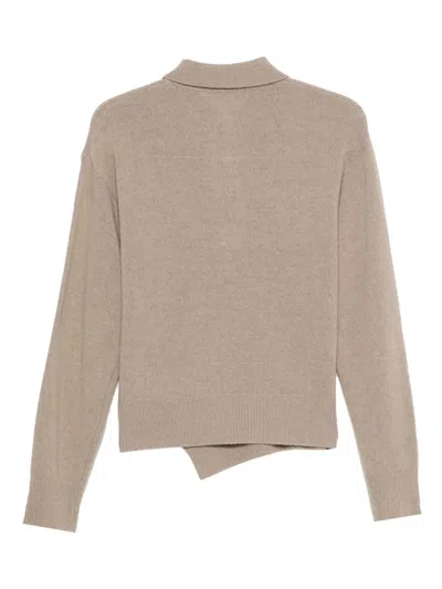 3311 Button-placket Asymmetric Knitted Top In Neutral