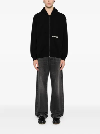 Izzue Logo-embroidered Hoodie In Black