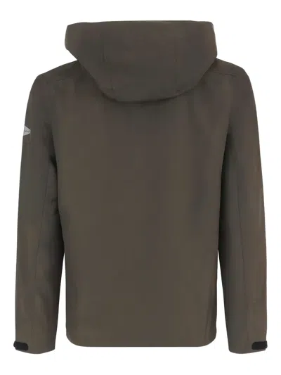 And Wander 2.5l Hiker Rain Jacket In Green