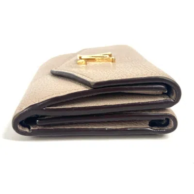 Pre-owned Louis Vuitton Beige Grayish Leather Wallet (tri-fold) ()