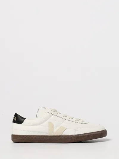 Veja Minimalist Low-top Sneakers With Textured Sole In White