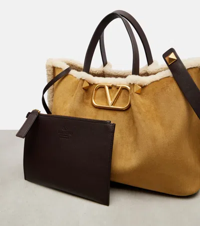 Valentino Garavani  Garavani Medium Suede Shopping Bag With Sheepskin Lining Woman Havana B In Sand
