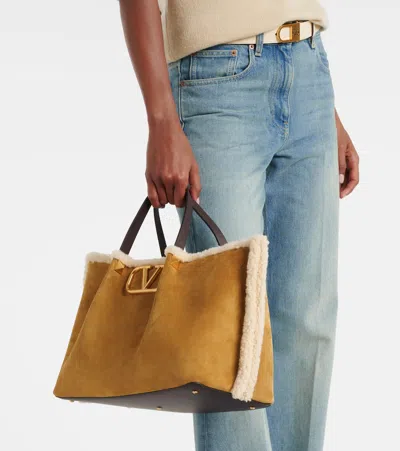 Valentino Garavani  Garavani Medium Suede Shopping Bag With Sheepskin Lining Woman Havana B In Sand