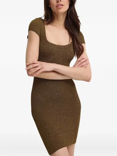 方领沙滩连衣裙