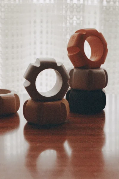 Tortuga Forma Handpainted Asterisk Napkin Rings Set Of 4 In Multi