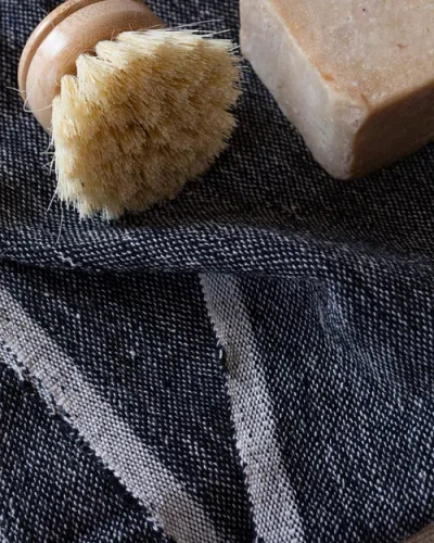 Kd Weave Towel In Black