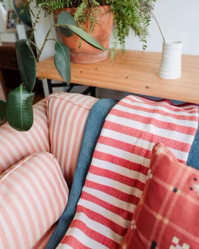 Kd Weave Stripe Towel In Red