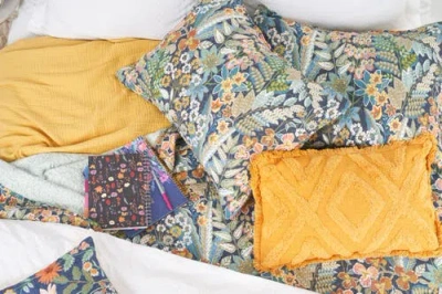 Carol & Frank Posy Quilt Set Bedding Set In Multi