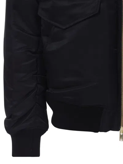 Moose Knuckles Padded Casual Jacket With Plush Fur Collar And Structured Silhouette In Black