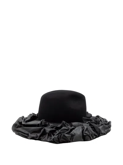 Comme Des Garçons Wool Ruffled Hat In Black