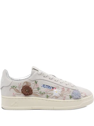 Autry Dallas Floral-embroidered Sneakers In Neutral