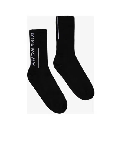 Givenchy Logo Split Socks In Black