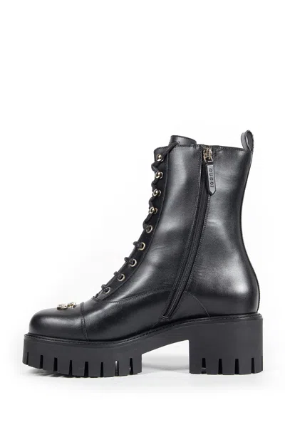 Gucci Round-toe Lace-up Boots In Black