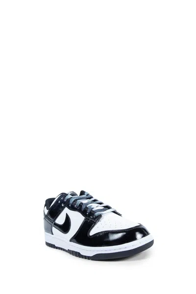 Nike Dunk Low Se Panda Sneakers In Multi