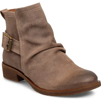 Söfft Brookdale Bootie In Brown