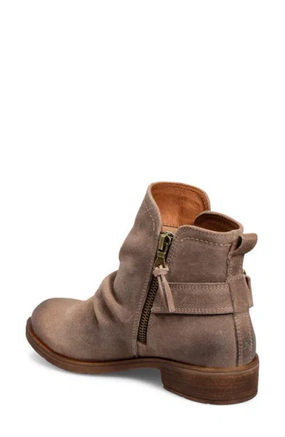 Söfft Brookdale Bootie In Brown