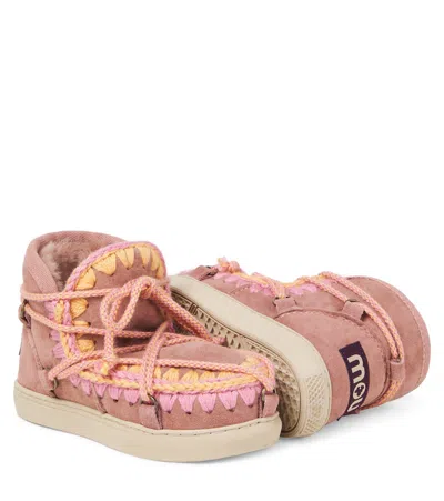 刺绣羊毛皮衬里绒面革靴子