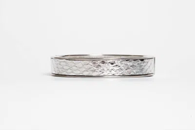 Avenue Chic Women's Genuine Leather Circle Hinge Bracelet In Silver In Silver