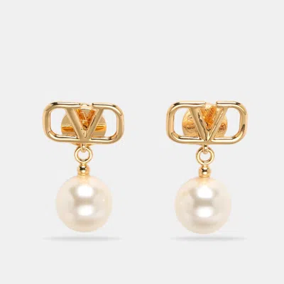 Pre-owned Valentino Garavani Vlogo Signature Faux Pearls Gold Tone Metal Drop Earrings