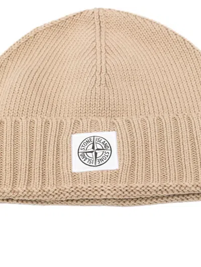 Stone Island Logo-patch Ribbed Beanie In Neutral