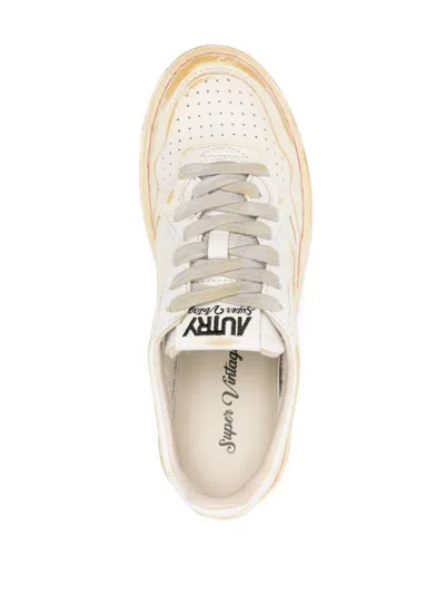 Autry Super Vintage Low Woman Sneakers By  In White