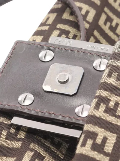 Pre-owned Fendi 2000-2010 Zucchino Canvas Crossbody Bag In Brown