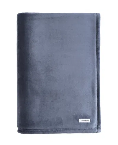 Calvin Klein Core Plush Blanket In Blue