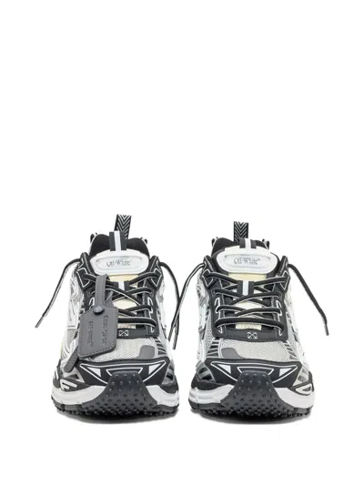 BE RIGHT BACK SNEAKERS