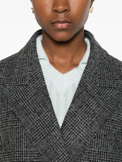 双排扣格纹夹克