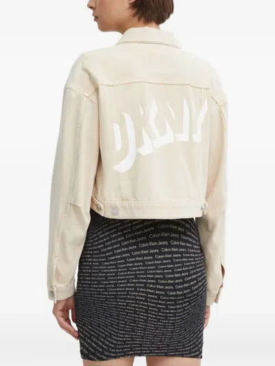 搭扣LOGO印花夹克