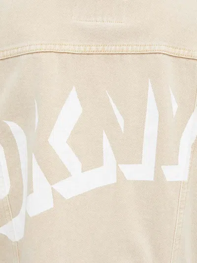 搭扣LOGO印花夹克