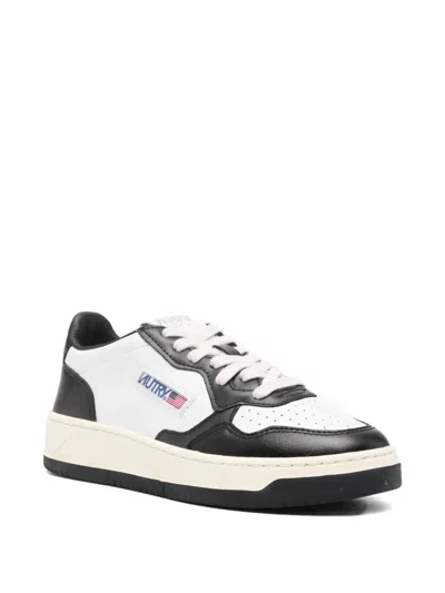 Autry "medalist Low" Leather Sneakers In White
