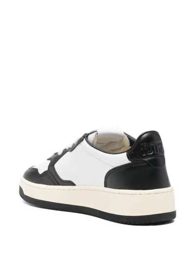 Autry "medalist Low" Leather Sneakers In White