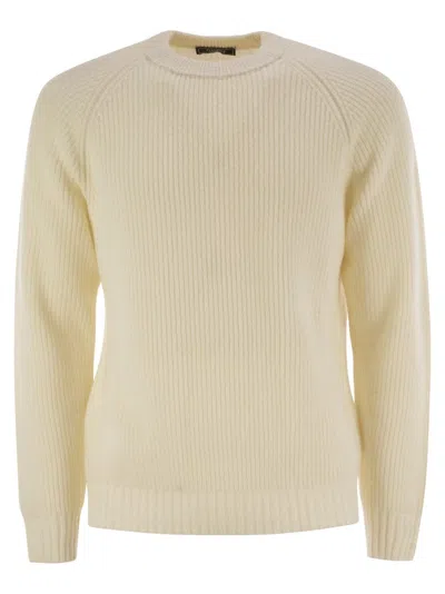 Peserico Reglan Sleeve Crew-neck Sweater In Nude