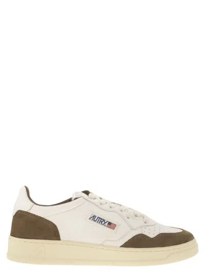 Autry Medalist Low Sneakers In Goatskin And Suede In White