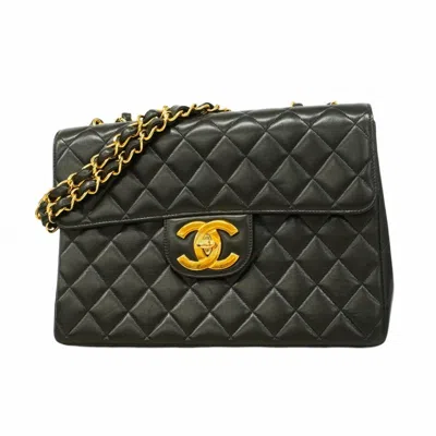Pre-owned Chanel Leather Shoulder Bag () In Black