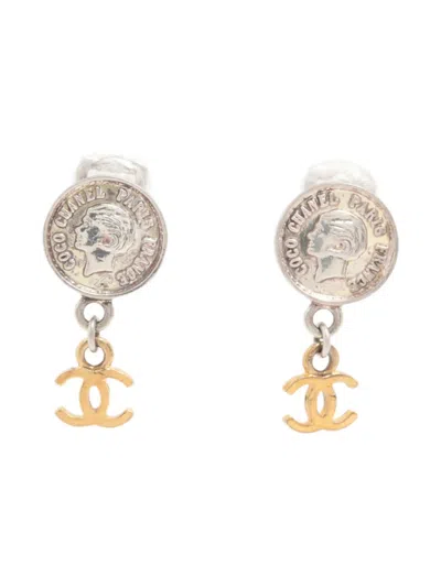 Pre-owned Chanel 1997 Coin Cc Mark Clip-on Earrings In Silver