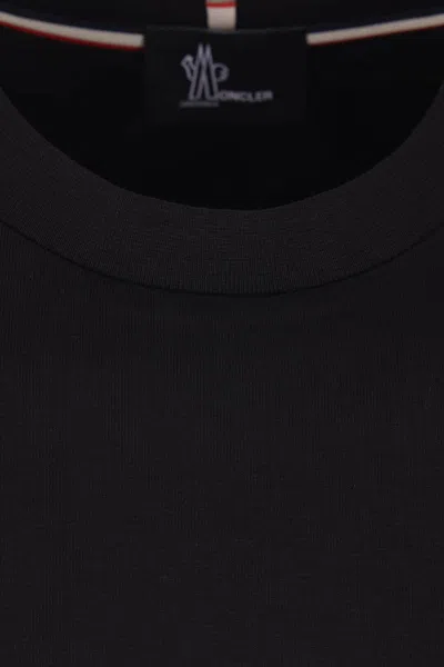 Moncler Crew Neck Short Sleeve Straight Hem T-shirt In Black