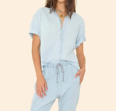 Xirena Channing Short Sleeve Shirt In Air Blue In Blue