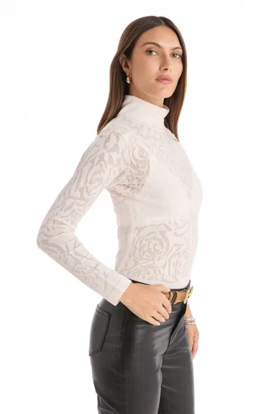 The Noli Shop Alina Rose Turtleneck Top In White