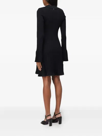 V领伞形中长连衣裙