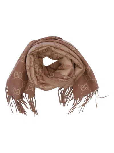 Gucci Gg-pattern Fringed-edges Scarf In Brown