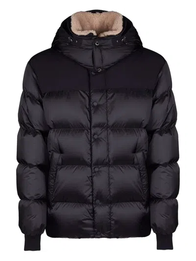 Moorer Hooded Puffer Jacket In Black