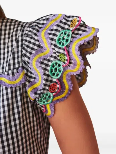 格纹刺绣旅行连衣裙