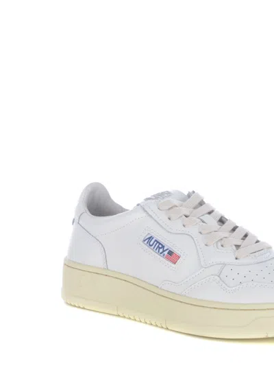 Autry Sneakers  "medalist Low" In White