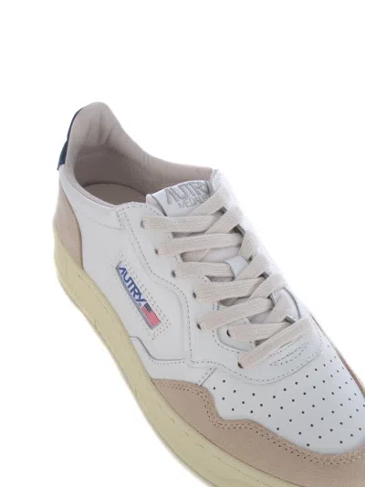 Autry Sneakers  "medalist Low" In White